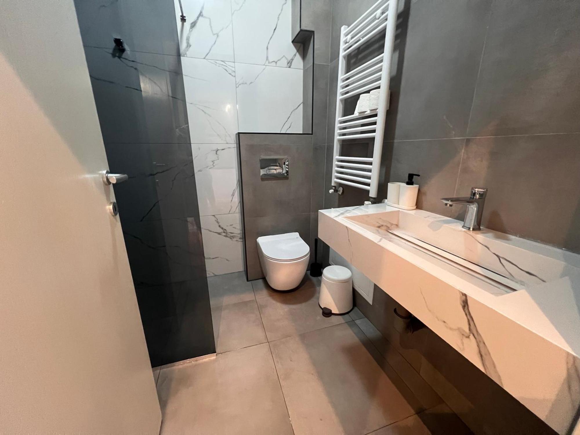 Gigi Apartment By Eluxory Skopje Esterno foto