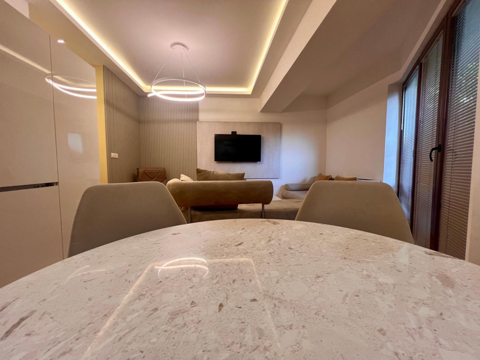 Gigi Apartment By Eluxory Skopje Esterno foto
