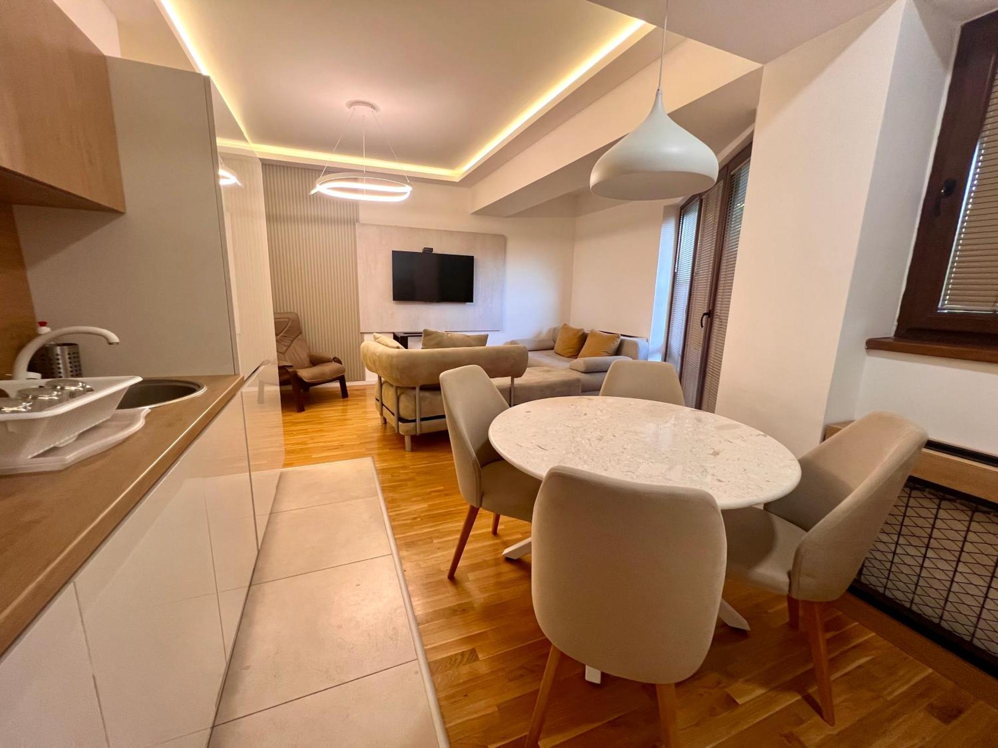 Gigi Apartment By Eluxory Skopje Esterno foto